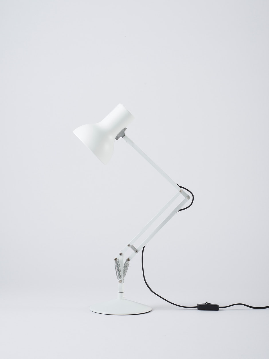 type-75-mini-desk-lamp-alpine-white-ang32623-1_1571955128